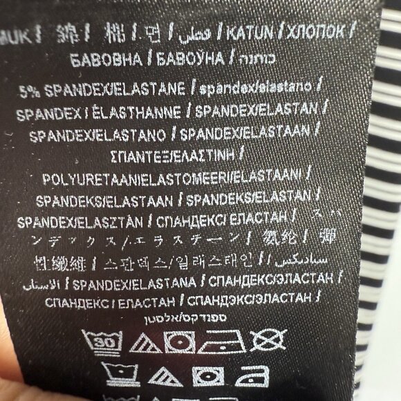 Guess Womens Striped 1/4 Zip Front Top Size Medium Black White Scoop Neck - Picture 5 of 7